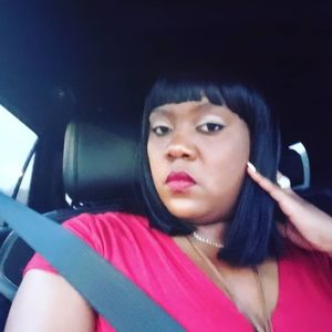 Meet your Posher, Desiree